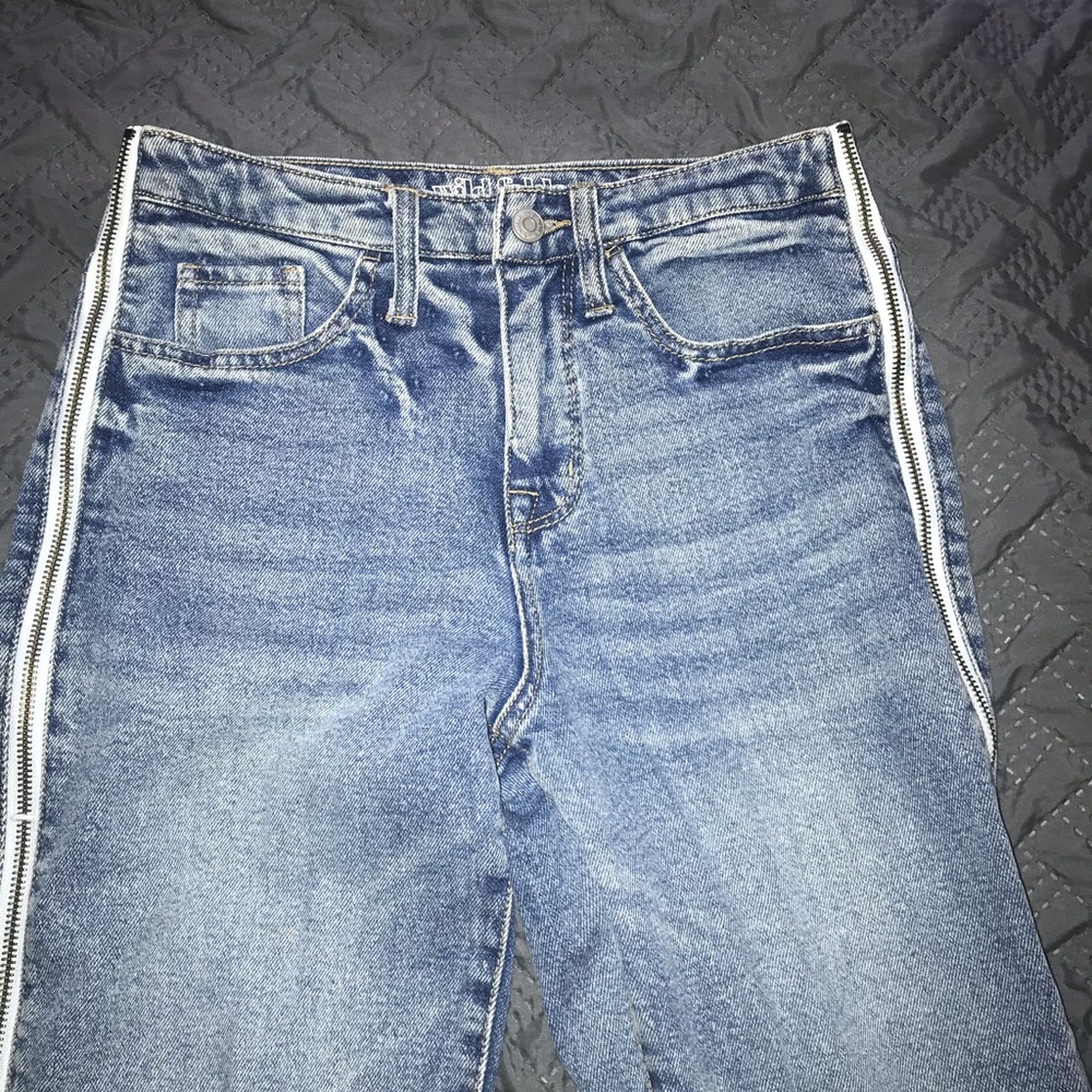 High waisted jeans
